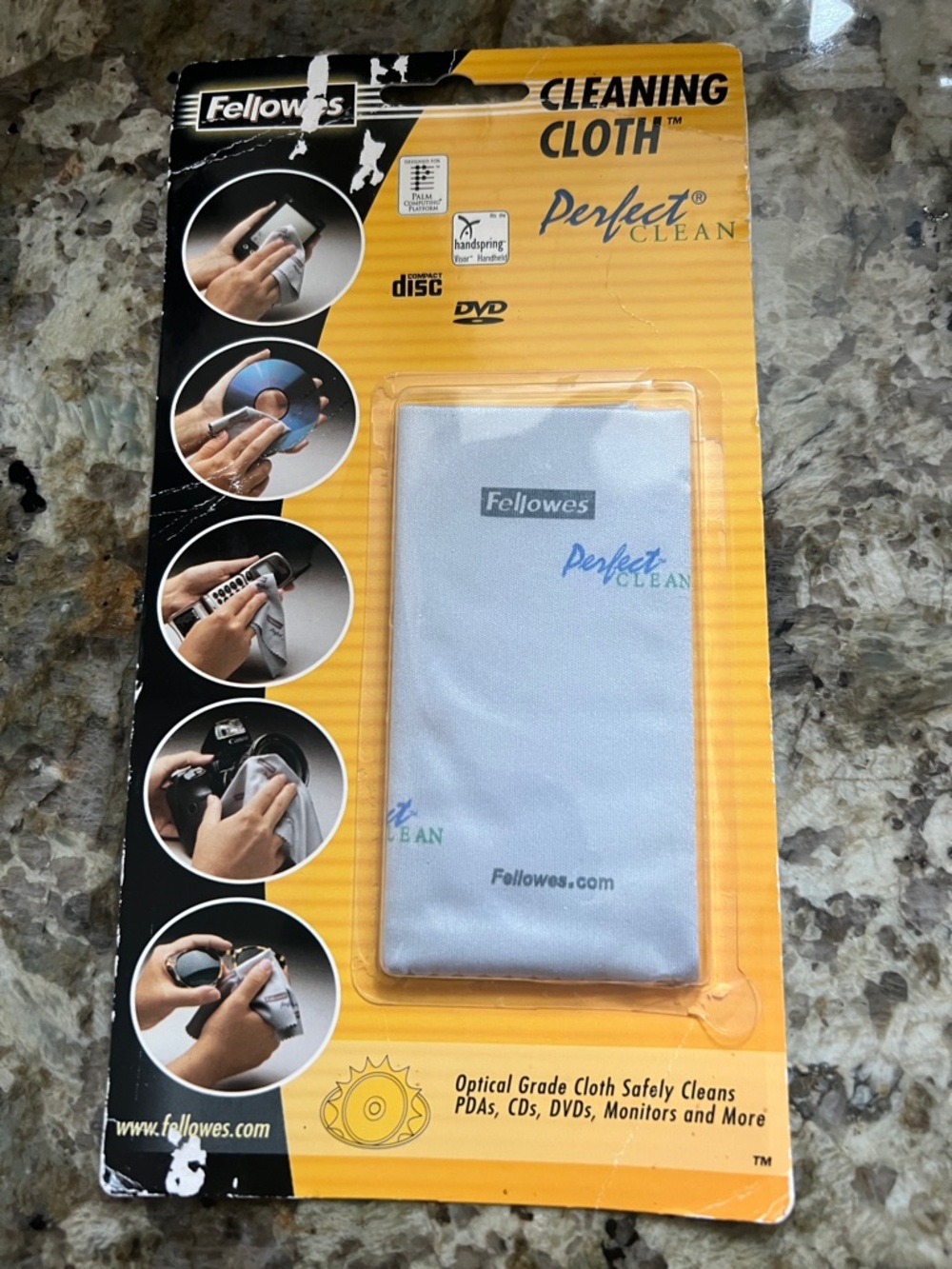 Fellowes Perfect Clean Optical Cleaning Cloth